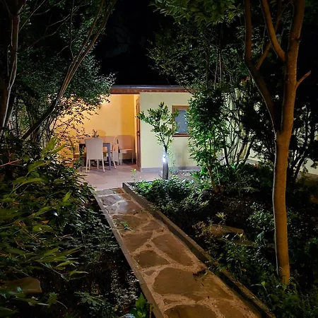 شقة Cozy Place - в центъра, само на 5 минути пеша от плажа *