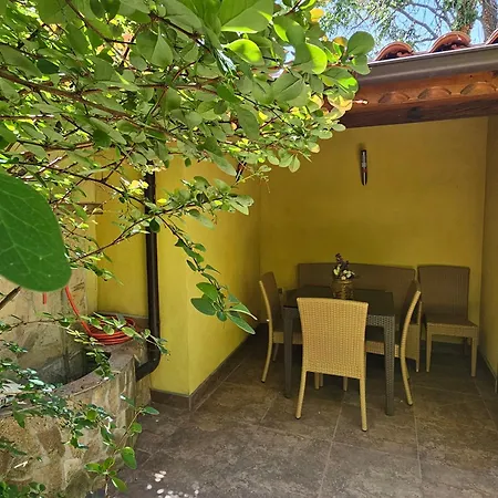 Cozy Place - в центъра, само на 5 минути пеша от плажа * Burgas City