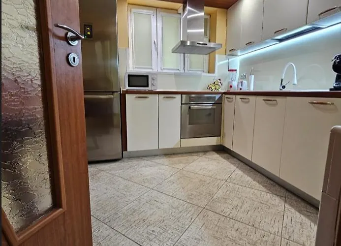 شقة Cozy Place - в центъра, само на 5 минути пеша от плажа