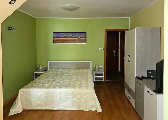 شقة Cozy Place - в центъра, само на 5 минути пеша от плажа *